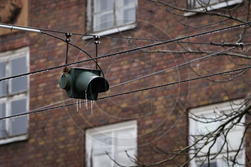 Vereiste Oberleitung der Strassenbahn