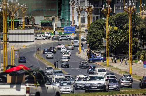 Strassenverkehr in Addis Abeba