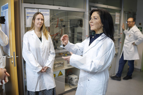 BM Reiche besucht in Muenchen die Tubulis GmbH