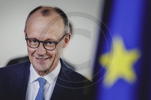 Bundeskanzler Merz bekommt Gutachten der Expertenkommission Forschung und Innovation