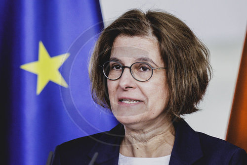 Bundeskanzler Merz bekommt Gutachten der Expertenkommission Forschung und Innovation