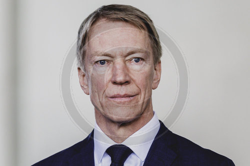 Bundeskanzler Merz bekommt Gutachten der Expertenkommission Forschung und Innovation