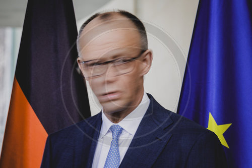 Bundeskanzler Merz bekommt Gutachten der Expertenkommission Forschung und Innovation