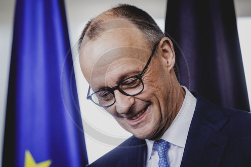 Bundeskanzler Merz bekommt Gutachten der Expertenkommission Forschung und Innovation