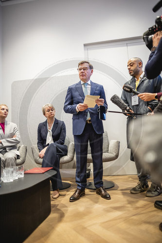 Bundesaussenminister Waephul bei der MSC