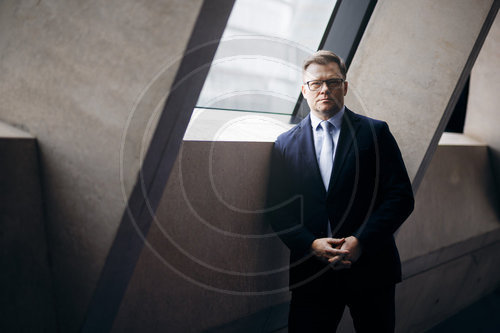 Carsten Schneider f‚àö¬∫r NBR