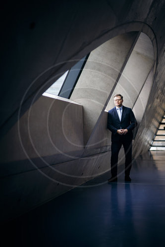 Carsten Schneider f‚àö¬∫r NBR