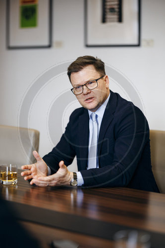 Carsten Schneider f‚àö¬∫r NBR