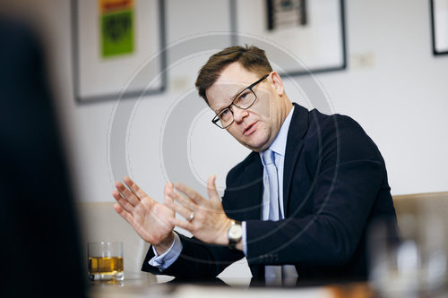 Carsten Schneider f‚àö¬∫r NBR