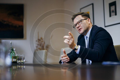 Carsten Schneider f‚àö¬∫r NBR