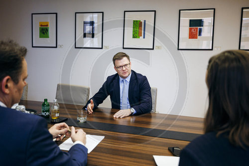 Carsten Schneider f‚àö¬∫r NBR