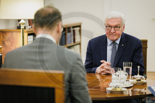 Frank-Walter Steinmeier und Oleksii Makeiev