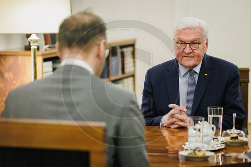 Frank-Walter Steinmeier und Oleksii Makeiev