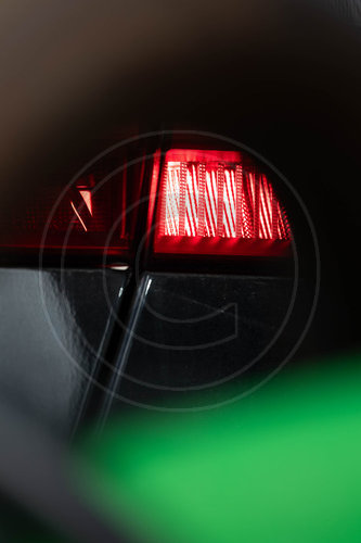 R‚àö¬∫cklicht eines Autos