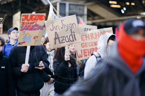 Schulstreik gegen Wehrpflicht