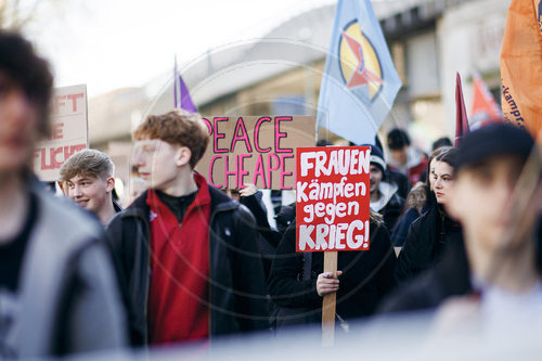 Schulstreik gegen Wehrpflicht