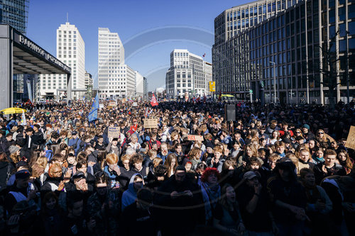 Schulstreik gegen Wehrpflicht