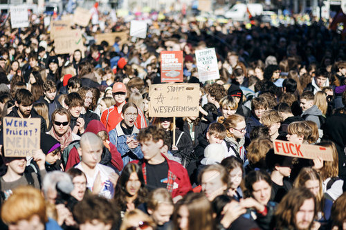Schulstreik gegen Wehrpflicht