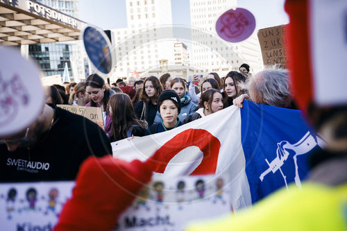 Schulstreik gegen Wehrpflicht