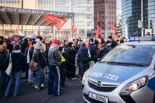 Schulstreik gegen Wehrpflicht