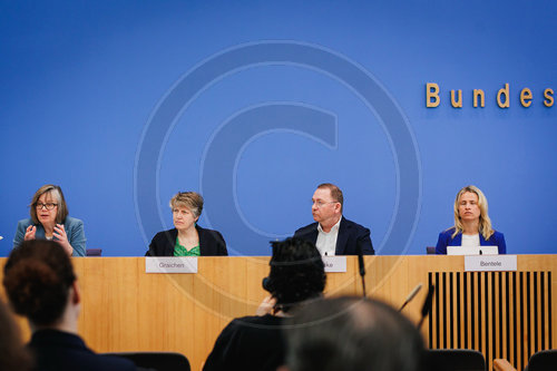 Eva Maria Welskop-Deffaa, Verena Graichen, Frank Werneke und Verena Bentele