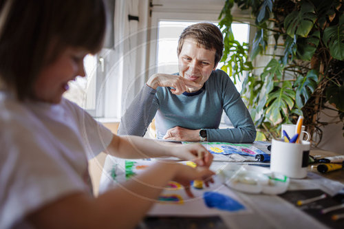 Kreativitaet bei Kindern foerdern