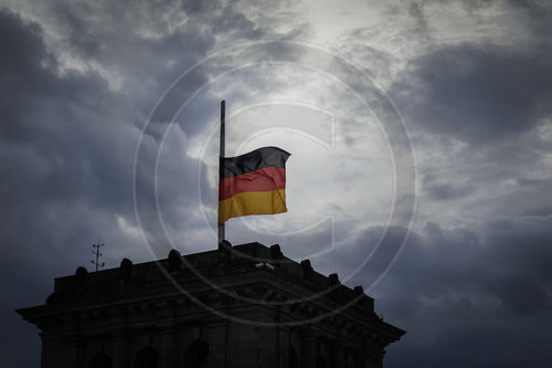 Flagge auf Halbmast