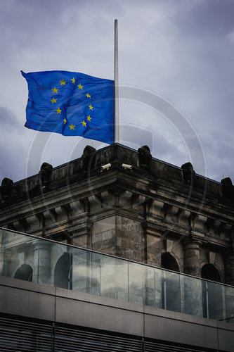 Flagge auf Halbmast