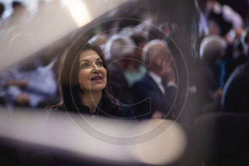 Bundesministerin Reiche eroeffnet Heizkraftwerk in Memmingen