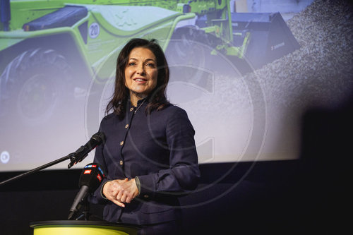 Bundesministerin Reiche eroeffnet Heizkraftwerk in Memmingen