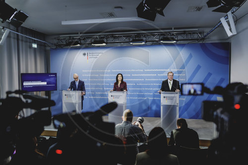 Pressekonferenz nach SVI Kongress