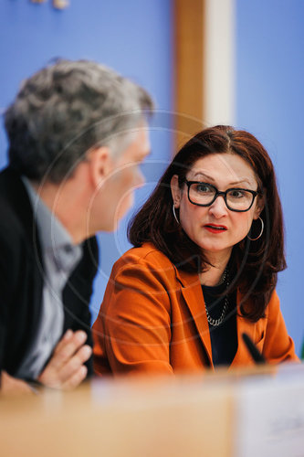 Ferda Ataman, Frank Kalter