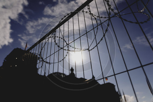 Stacheldraht am Bundestag