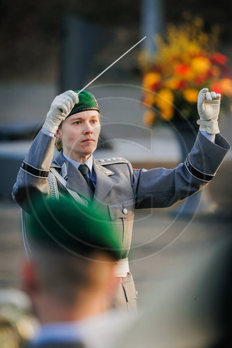Dirigentin des Stabsmusikkorps
