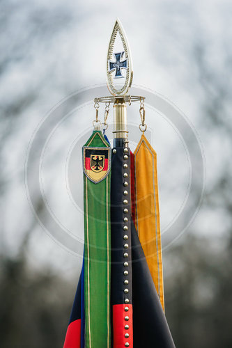 Fahnenbaender des Wachbataillons