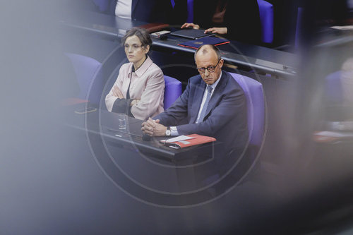 Regierungsbefragung mit Bundeskanzler Merz in Deutschen Bundestag