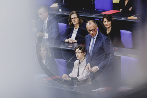 Regierungsbefragung mit Bundeskanzler Merz in Deutschen Bundestag