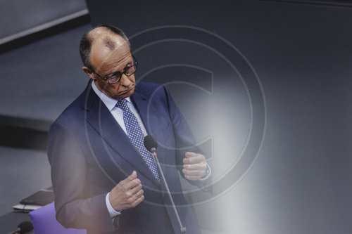 Regierungsbefragung mit Bundeskanzler Merz in Deutschen Bundestag