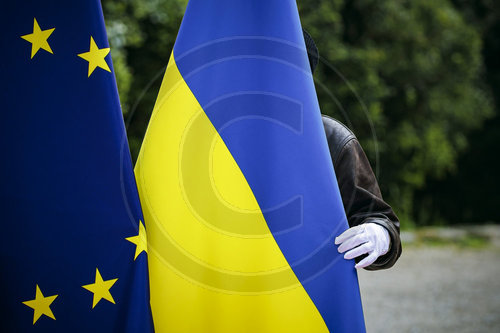 Flaggen EU - Ukraine