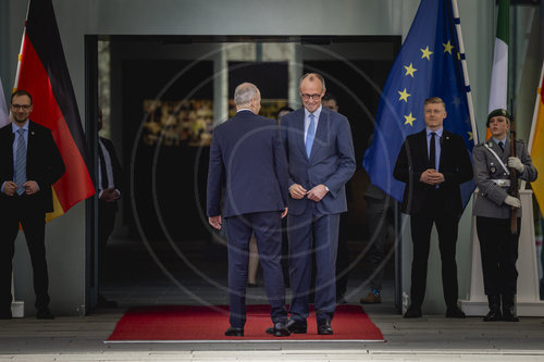 Bundeskanzler Merz trifft irischen Premierminister