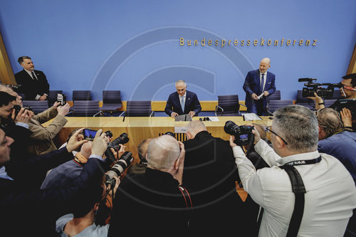 Pressekonferenz mit Reza Pahlavi