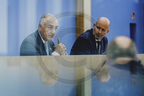 Pressekonferenz mit Reza Pahlavi