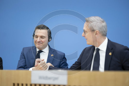 Evan, Solomon, kanadischer Minister f‚àö¬∫r k‚àö¬∫nstliche Intelligenz und digitale Innovation und Karsten Wildberger, Minister f‚àö¬∫r Digitalisierung und Staatsmodernisierung